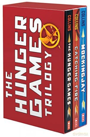 The Hunger Games Trilogy Box Set: Paperback Classic Collection - Suzanne Collins