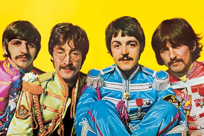 THE BEATLES - Plakat Lonely Hearts Club (91.5x61)