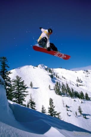 Snowboarder