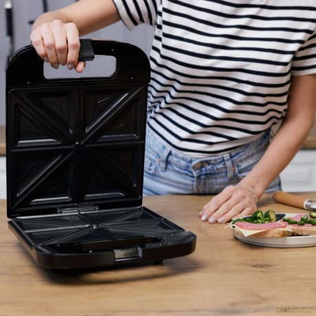 Huslog Opiekacz na 4 kanapki AK-7822