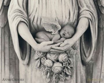 Statue - Anne Geddes