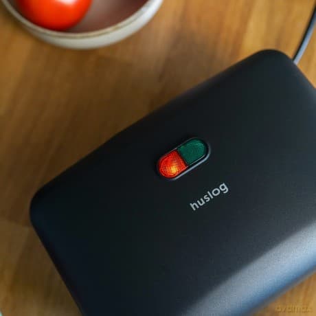 Huslog Opiekacz do kanapek 750W sandwich