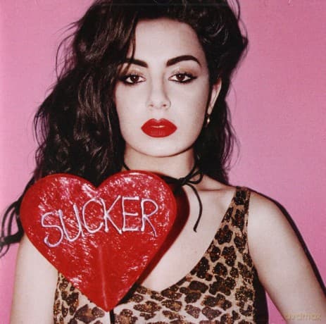 Charli Xcx: Sucker