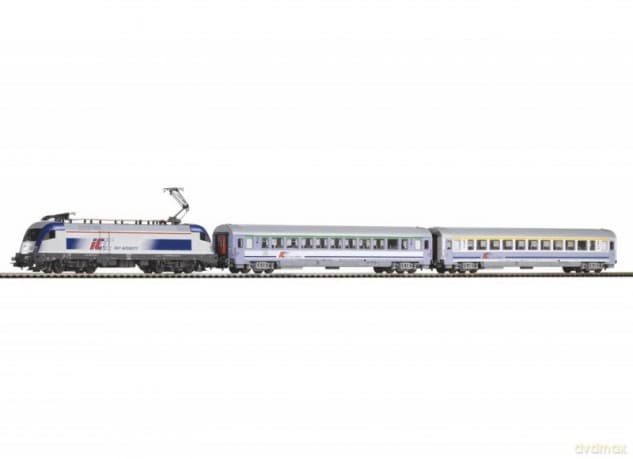 Pociąg pasażerski PKP IC, lokomotywa Husarz z 2 wagonami